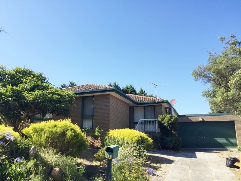 232 James Cook Drive, Endeavour Hills VIC 3802