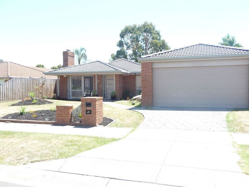15 St John Place, Rowville VIC 3178