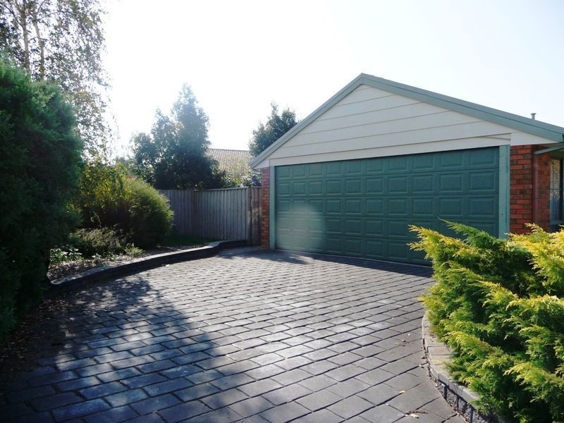 37 Westminster Drive, Rowville VIC 3178