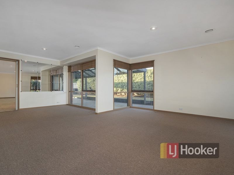 30 Pitfield Crescent, Rowville VIC 3178