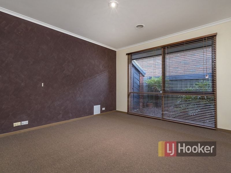 30 Pitfield Crescent, Rowville VIC 3178