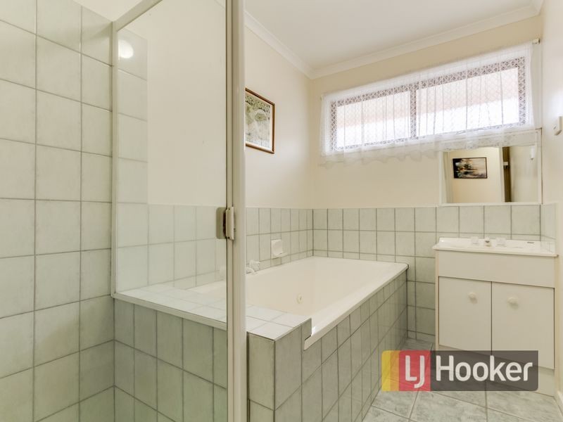 12 Ivan Crescent, Hampton Park VIC 3976