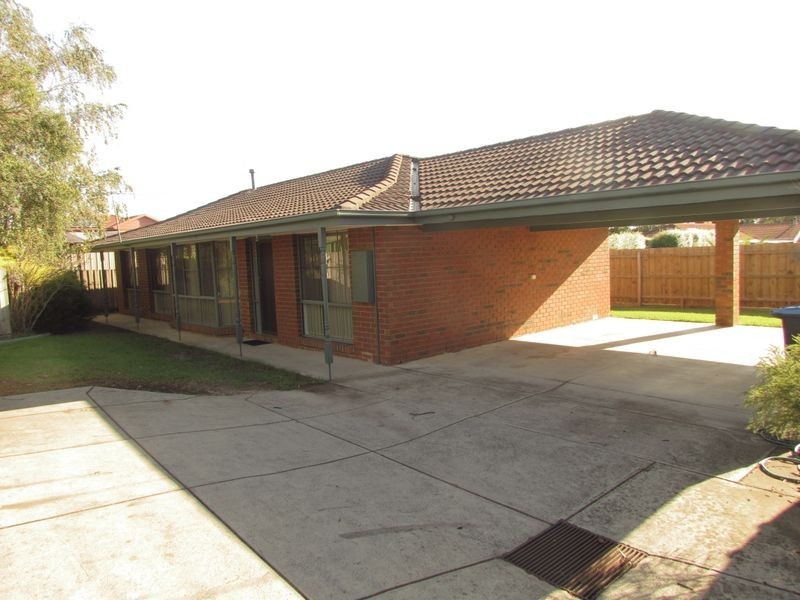 2/28a Drummond Crescent, Rowville VIC 3178