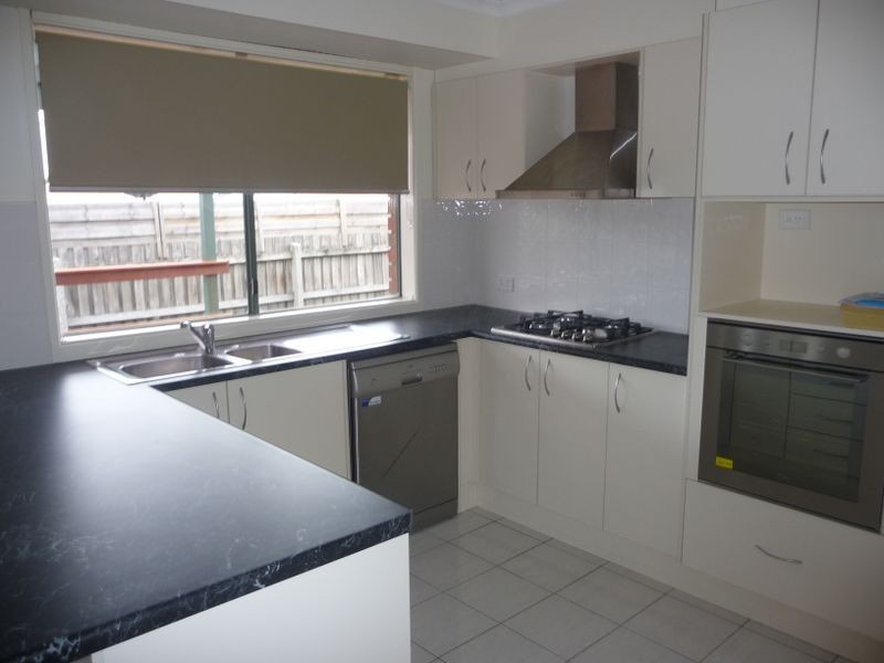 2/28a Drummond Crescent, Rowville VIC 3178