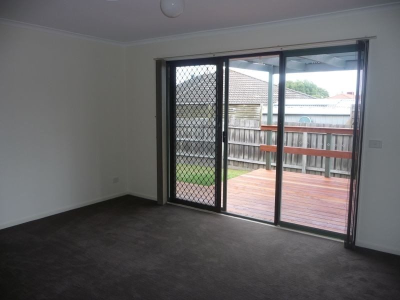 2/28a Drummond Crescent, Rowville VIC 3178