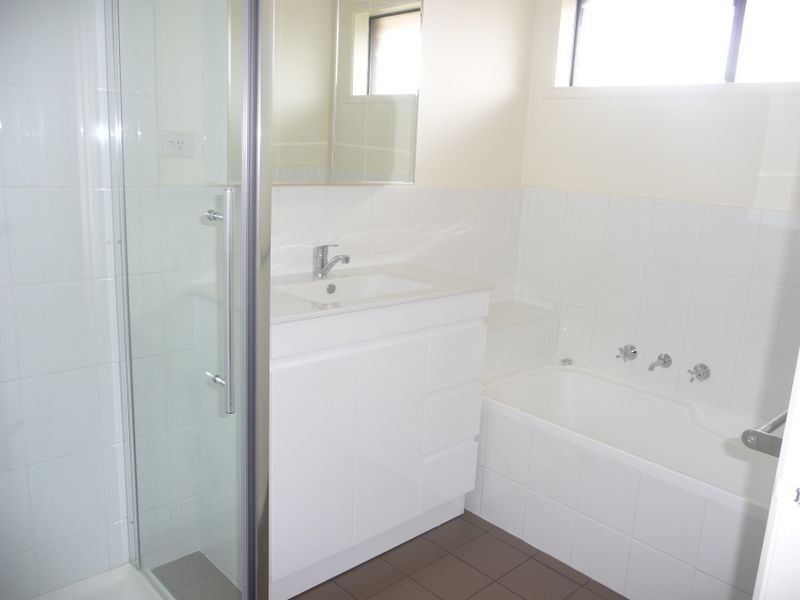 2/28a Drummond Crescent, Rowville VIC 3178