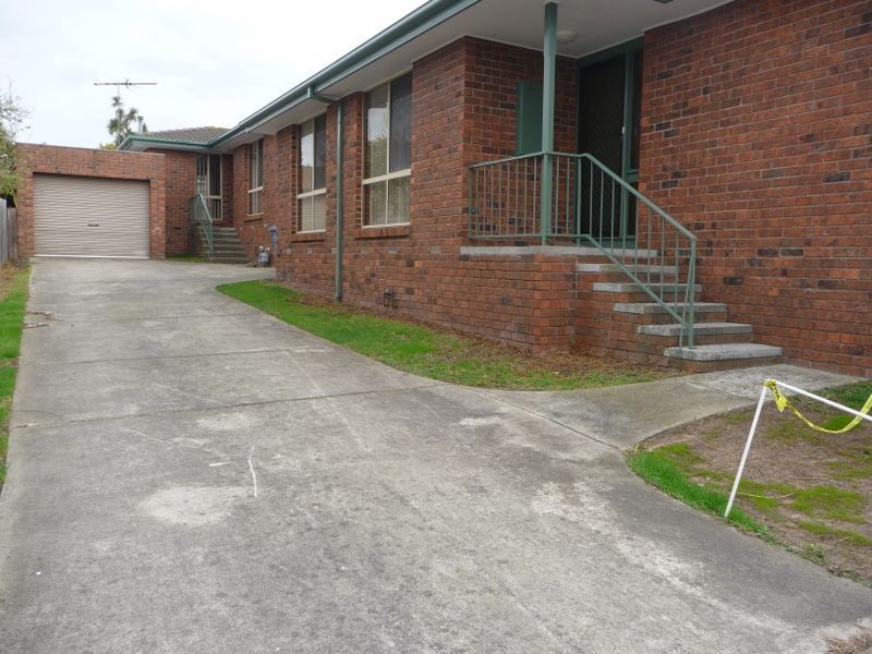 2/194 Gladstone Road, Dandenong North VIC 3175