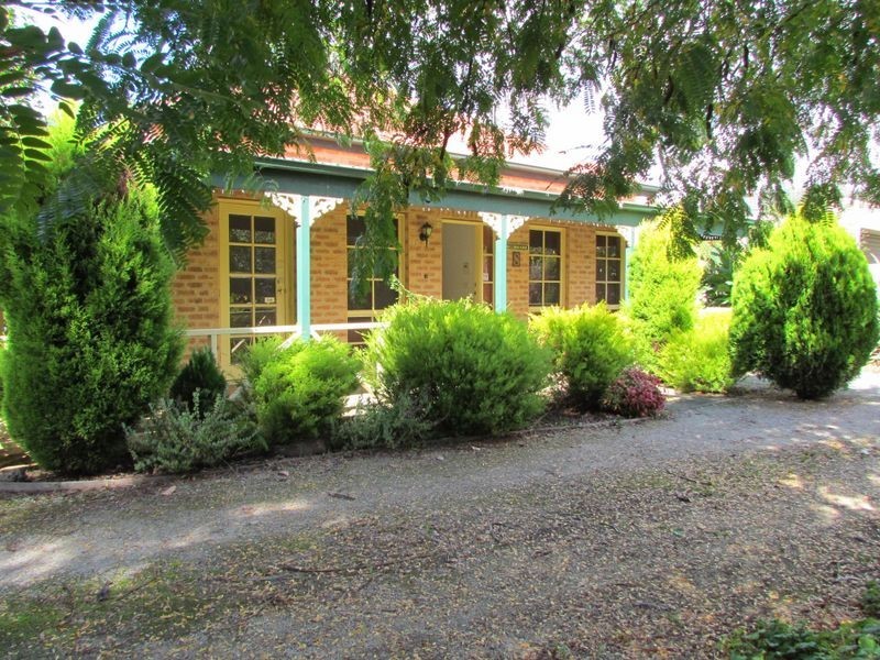 8 Cromwell Drive, Rowville VIC 3178