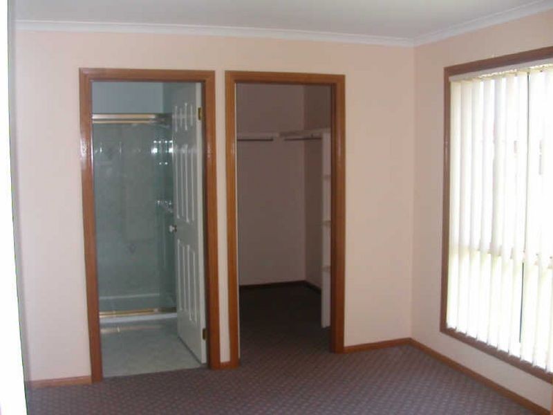 36 Waradgery Drive, Rowville VIC 3178