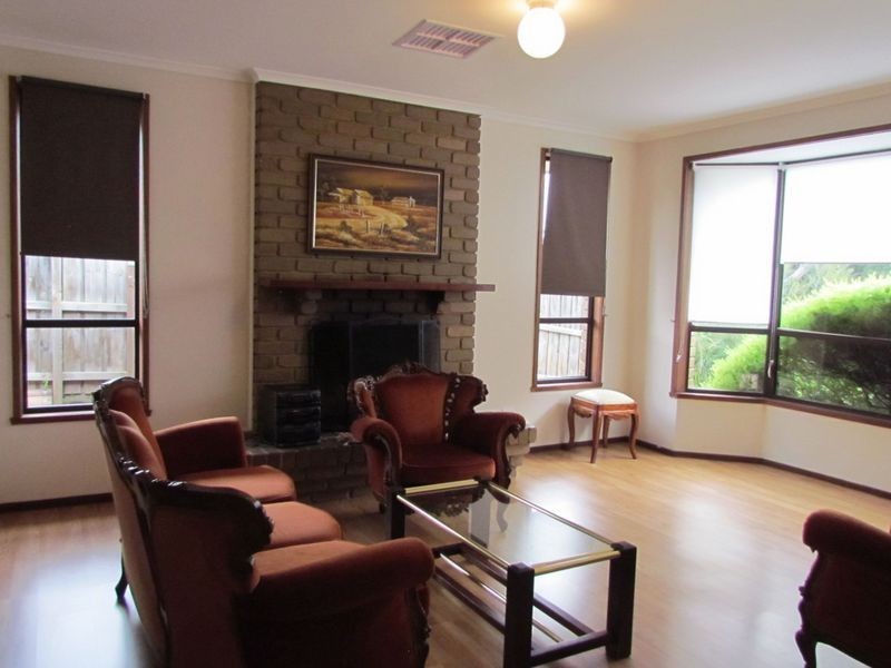 11 Prior Court, Rowville VIC 3178