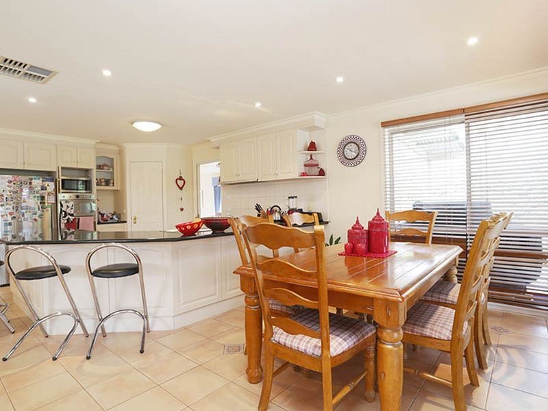 12 Manningham Court, Lysterfield VIC 3156