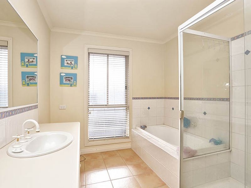 12 Manningham Court, Lysterfield VIC 3156