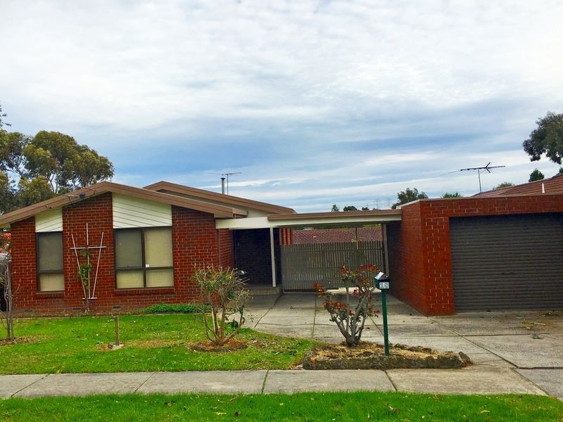 18 Drummond Crescent, Rowville VIC 3178