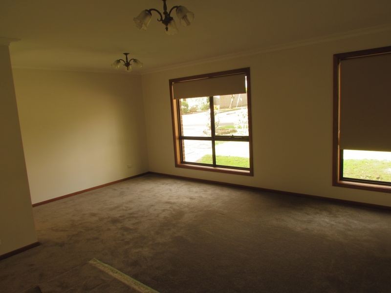 18 Drummond Crescent, Rowville VIC 3178