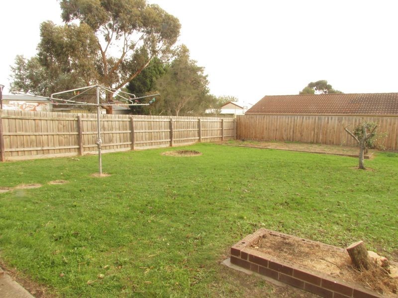 18 Drummond Crescent, Rowville VIC 3178