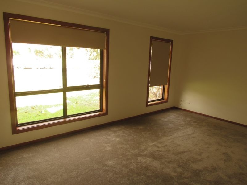 18 Drummond Crescent, Rowville VIC 3178