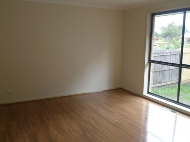 2/24 Illawara Crescent, Bayswater North VIC 3153