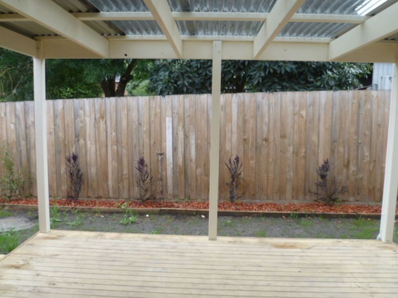 2/24 Illawara Crescent, Bayswater North VIC 3153