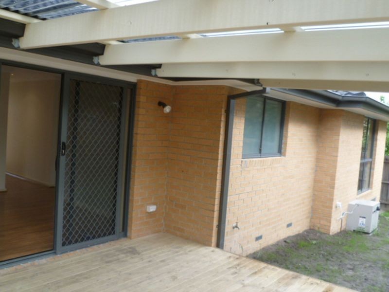 2/24 Illawara Crescent, Bayswater North VIC 3153