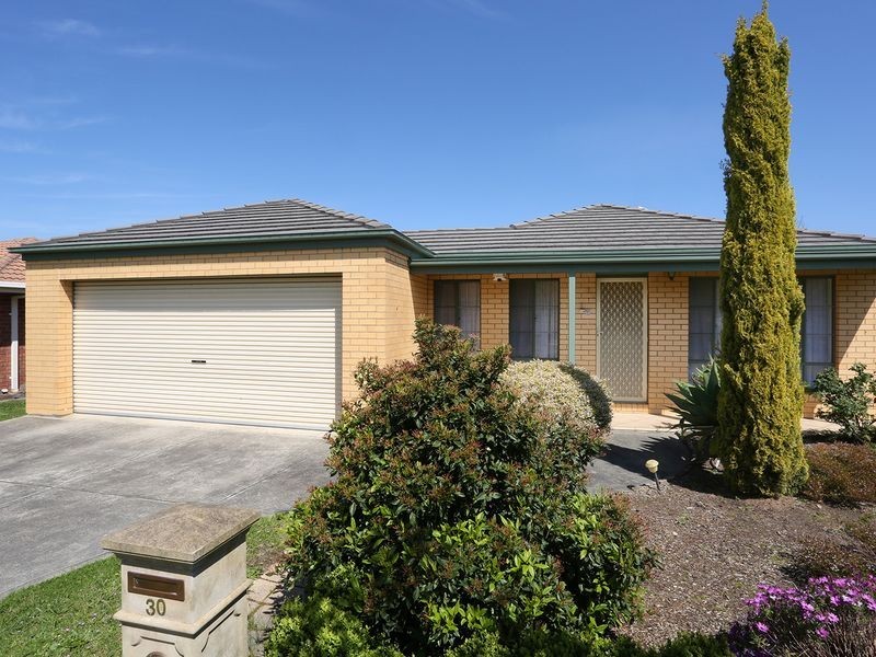 30 Sharpe Court, Berwick VIC 3806