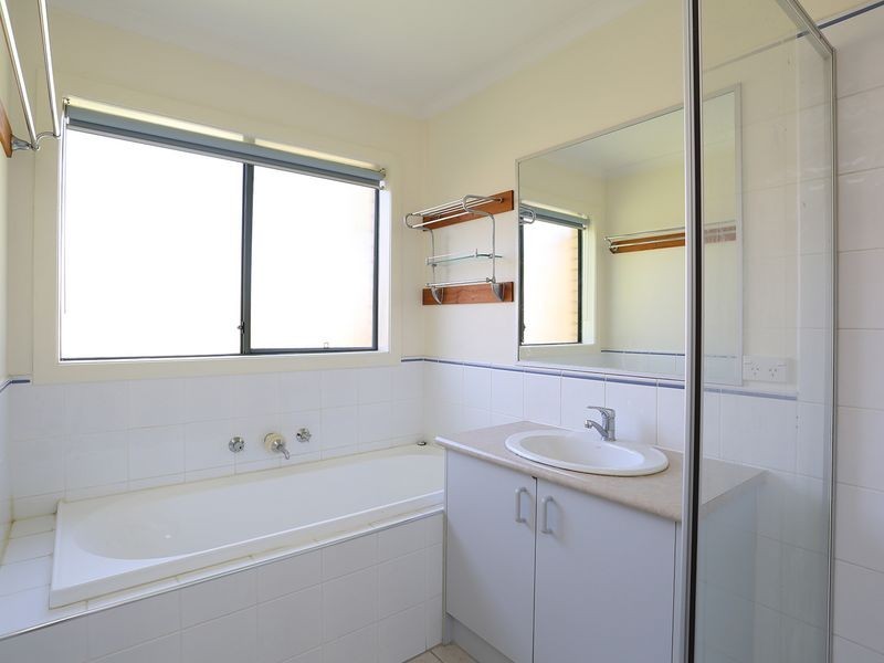 30 Sharpe Court, Berwick VIC 3806