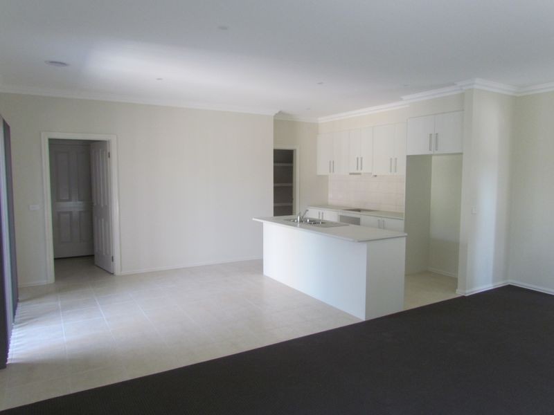 1/25 Henty Street, Pakenham VIC 3810