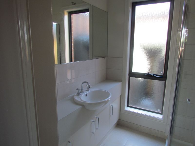 1/25 Henty Street, Pakenham VIC 3810