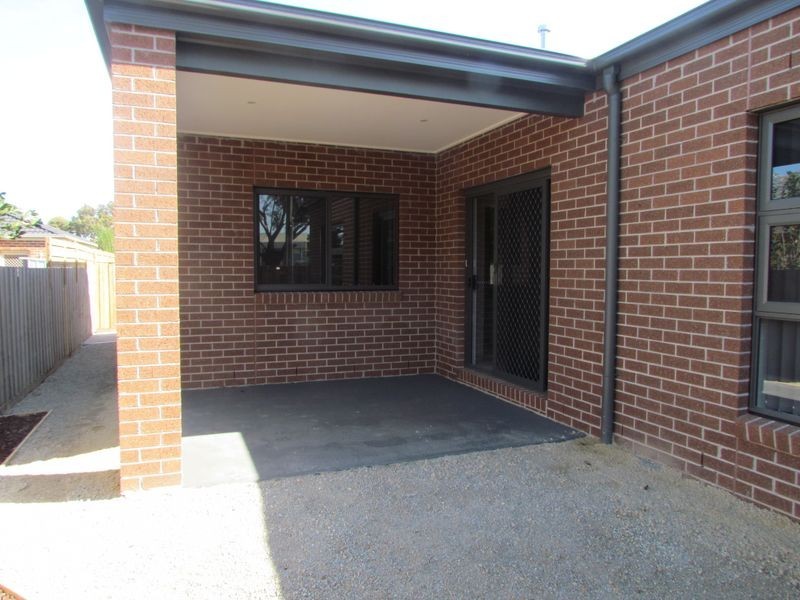 1/25 Henty Street, Pakenham VIC 3810