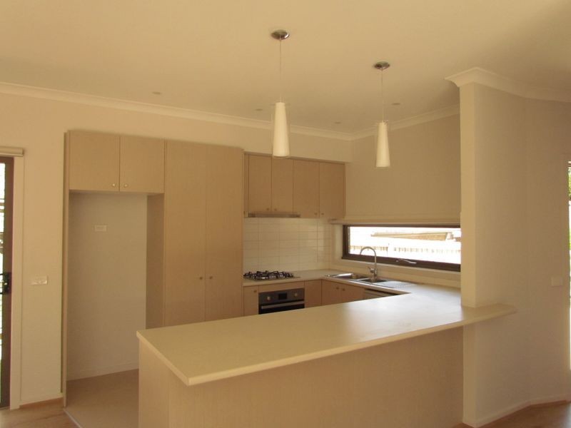 2/8 Eurella Cres, Rowville VIC 3178