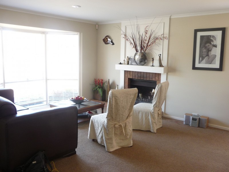 15 St John Place, Rowville VIC 3178