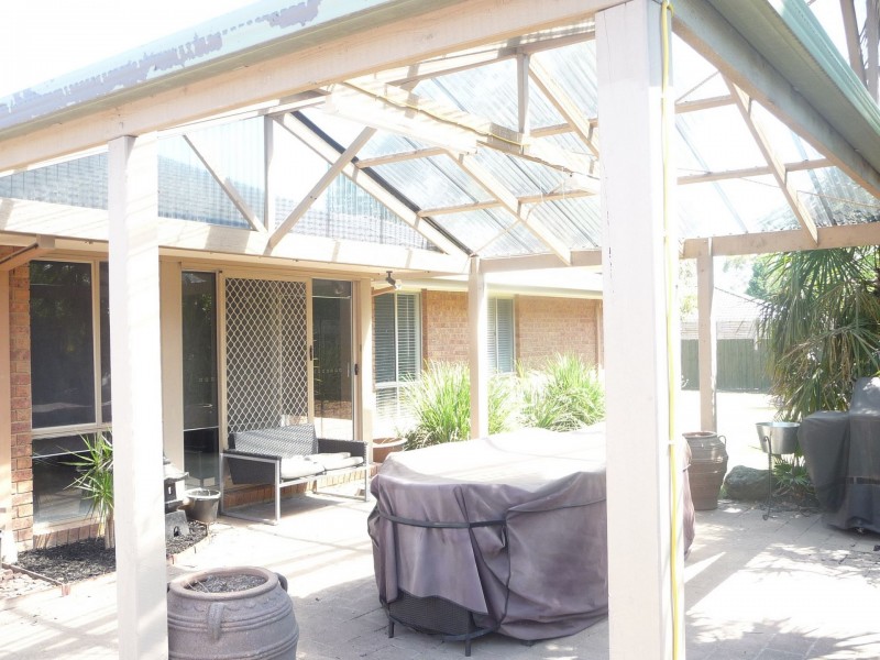 15 St John Place, Rowville VIC 3178