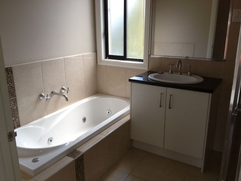 1/2a Clauscen Drive, Rowville VIC 3178