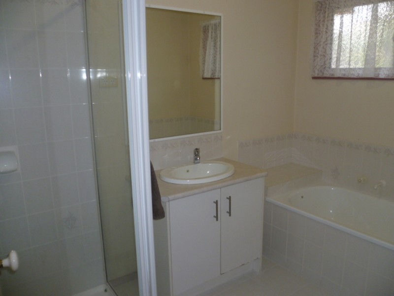 6 Kilcunda Drive, Rowville VIC 3178