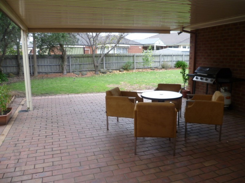 6 Kilcunda Drive, Rowville VIC 3178