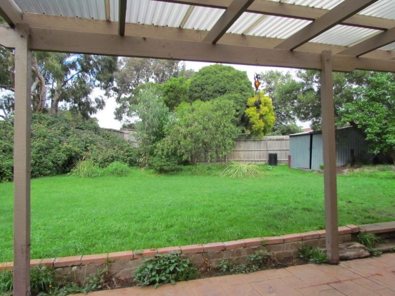 11 Prior Court, Rowville VIC 3178