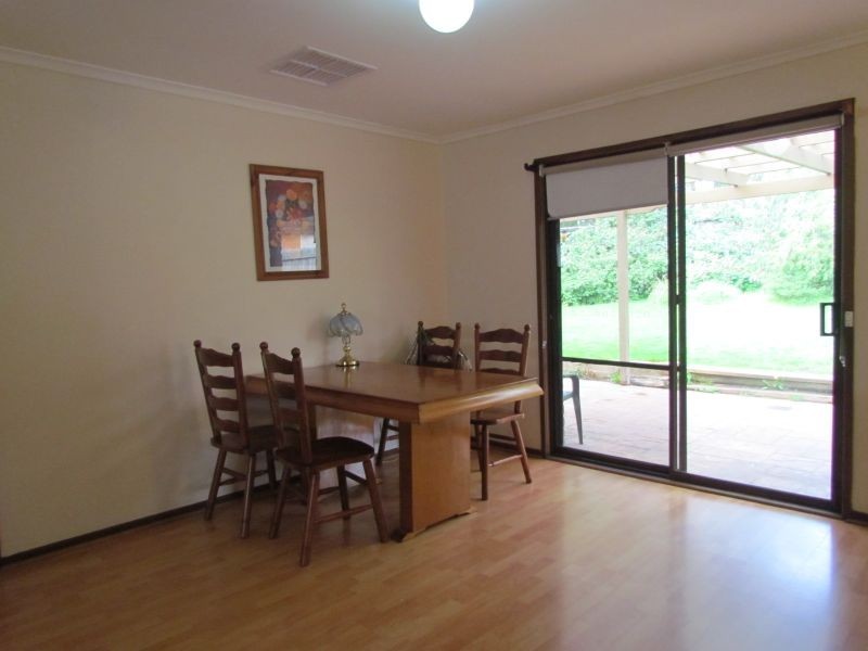 11 Prior Court, Rowville VIC 3178