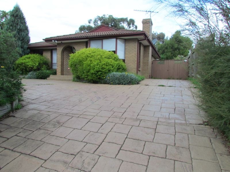 11 Prior Court, Rowville VIC 3178