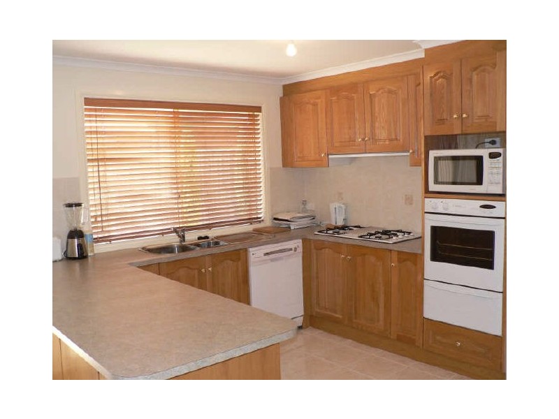1 Tara Close, Rowville VIC 3178