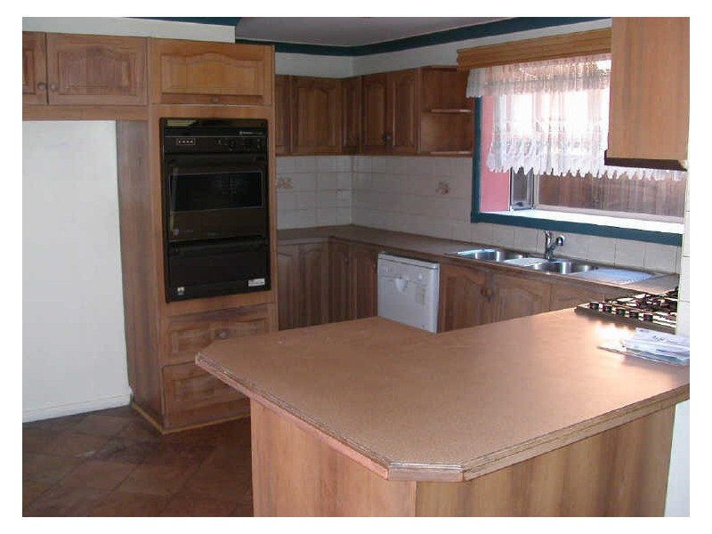 46 Halsbury Drive, Rowville VIC 3178