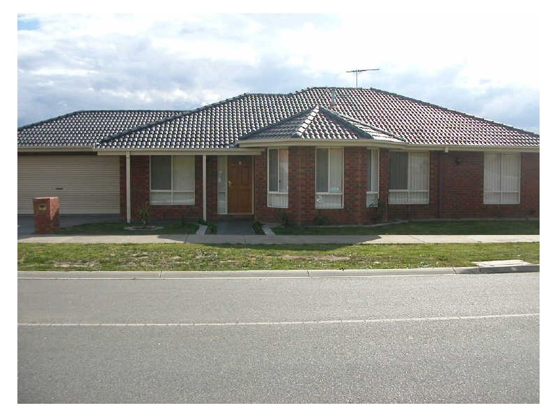 8 Perri-Raso Rise, Rowville VIC 3178