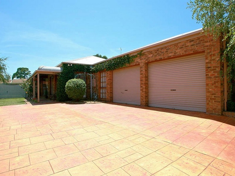 45 George Knox Drive, Rowville VIC 3178