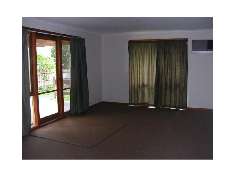 35 Taupo Crescent, Rowville VIC 3178