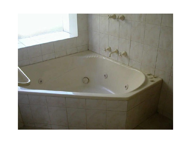 32 Lloyd Street, Knoxfield VIC 3180