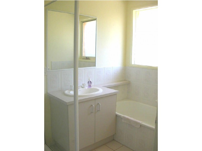 9 Landsborough Avenue, Rowville VIC 3178