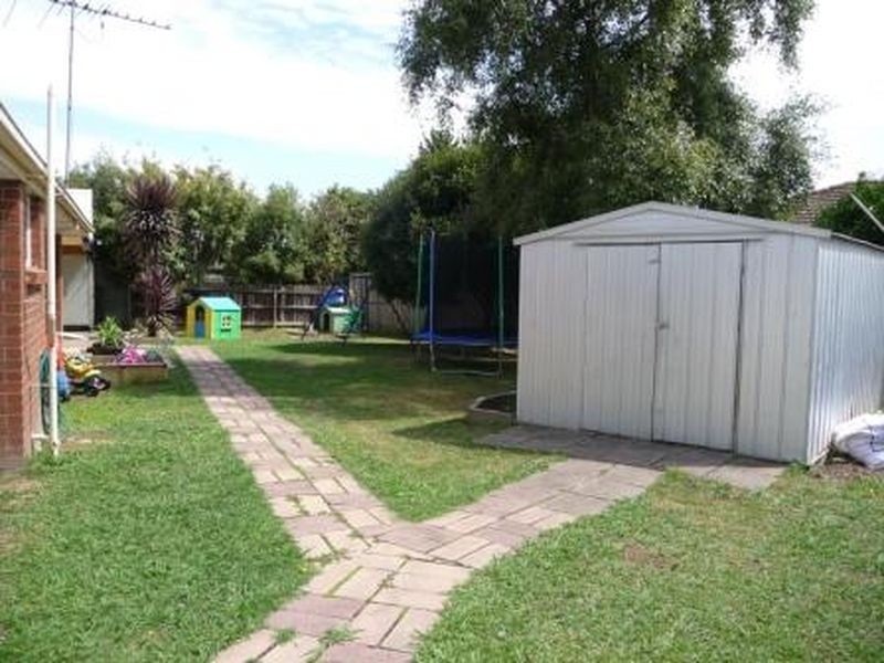18 Burchall Crescent, Rowville VIC 3178