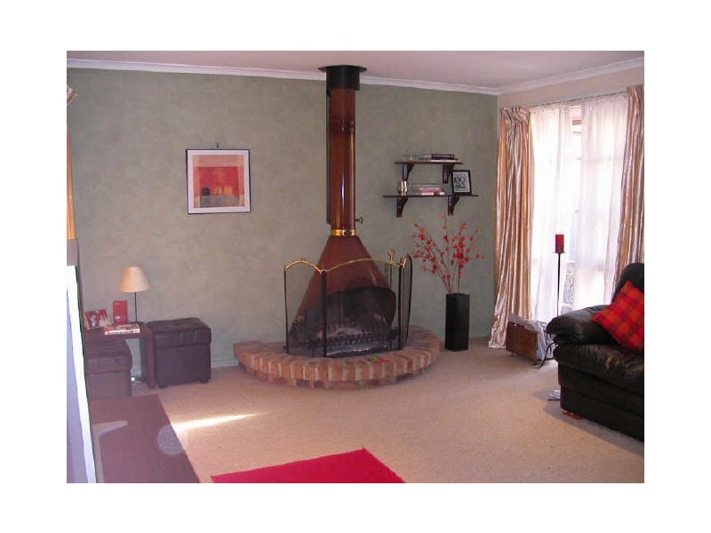 4 Erskine Drive, Rowville VIC 3178