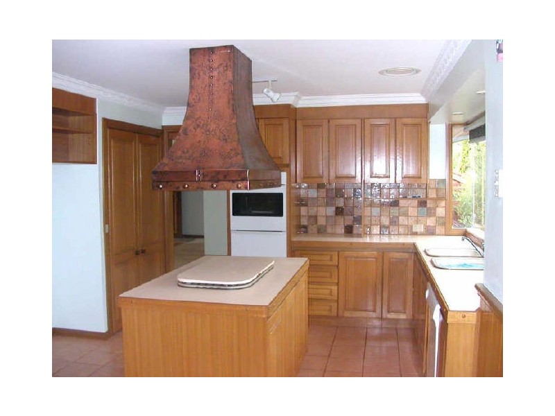 8 Hakea Place, Rowville VIC 3178