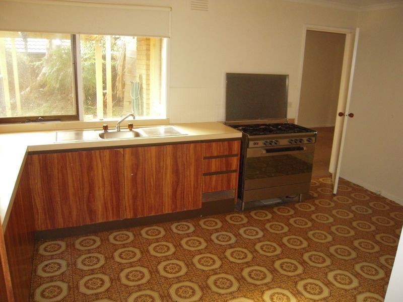 56 Mantung Crescent, Rowville VIC 3178