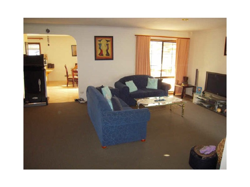 61 Balladonia Road, Rowville VIC 3178