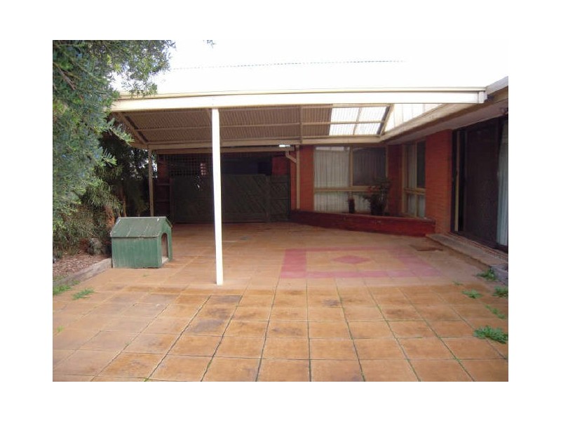 33 Taldra Drive, Ferntree Gully VIC 3156